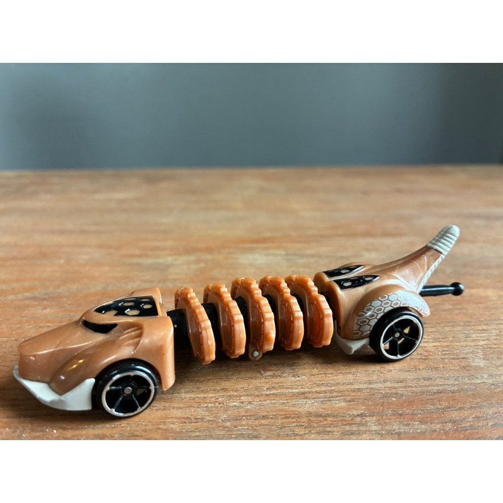 Hot Wheels Mutant Machines Rattle Roller Brown Flexible Diecast Car CGM82 HTF - Picture 4 of 6